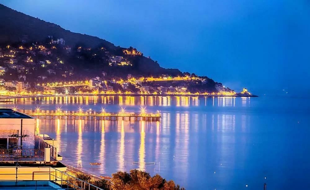 Apartament Top Relax Alassio Zewnętrze zdjęcie